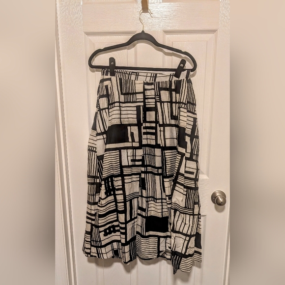DKNY Black and White Asymmetrical Maxi Skirt - Picture 1 of 5